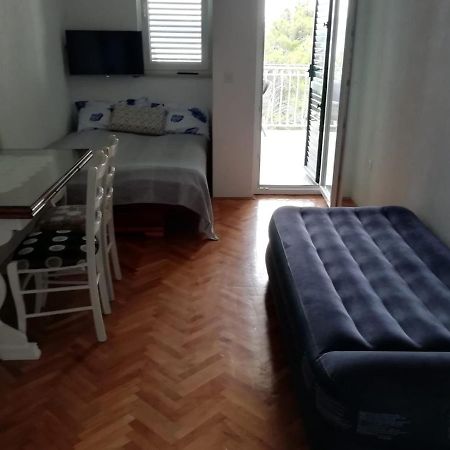 Jona - Dugi Rat - Mali Rat Appartement Buitenkant foto