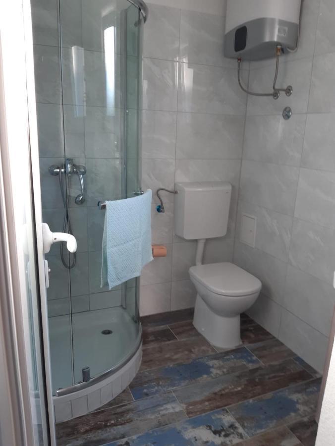 Jona - Dugi Rat - Mali Rat Appartement Buitenkant foto